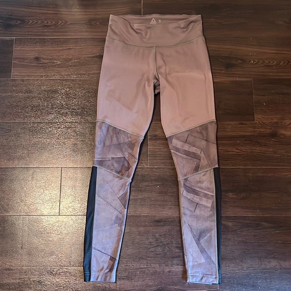 Reebok leggings with detail